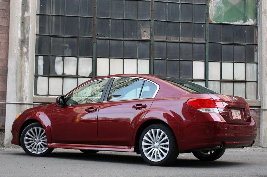 Subaru Legacy 2.5GT 2010 года  (фото 39 из 82)